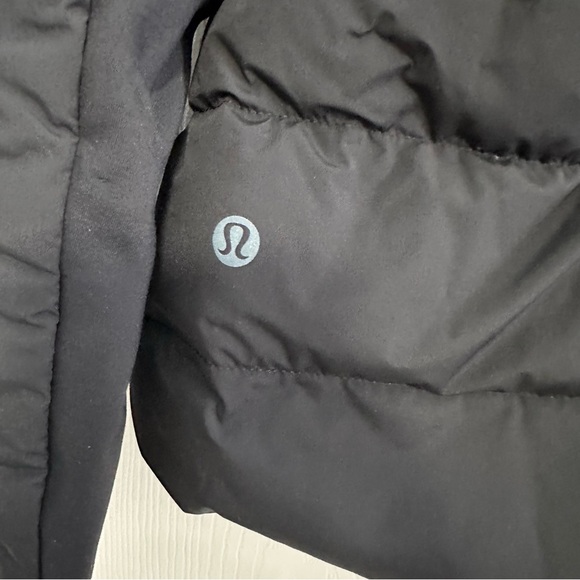Lululemon Down for it All Jacket Coat in Black Size 12 EUC - Picture 4 of 9